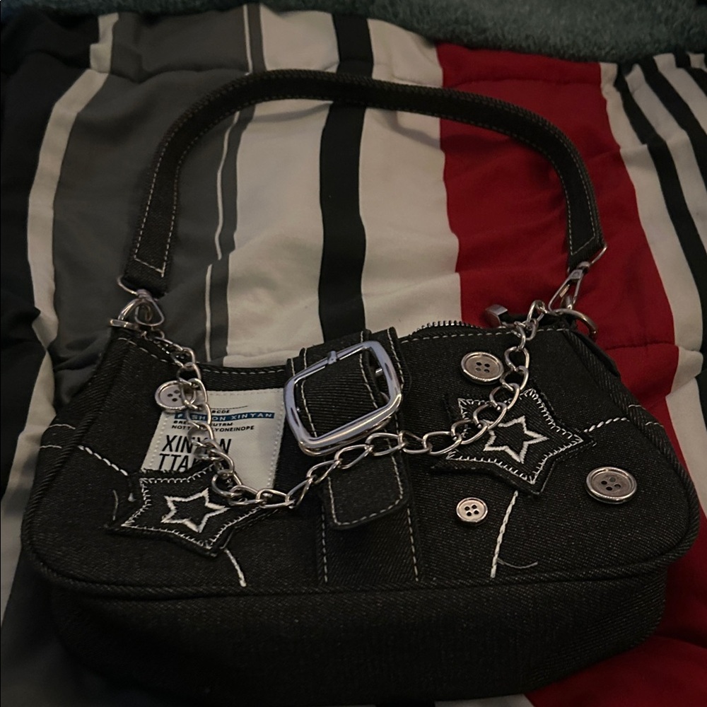 Amazon Black and Silver Buckle Shoulder Bag